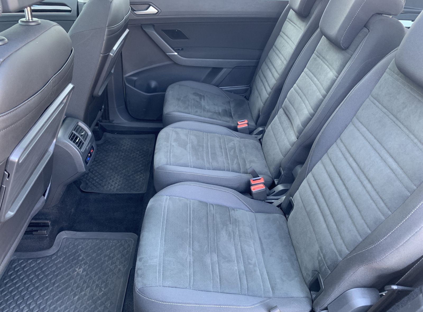 Fahrzeugabbildung Volkswagen Touran 2.0 TDI*LED*Navi*AHK*Pano*STHZ*Cam*Spur*