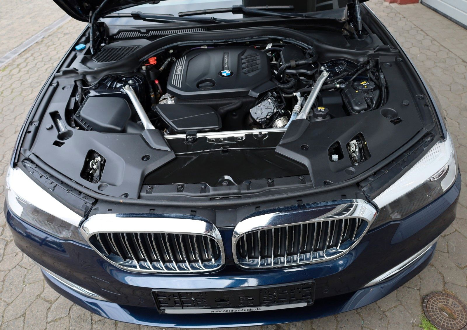 Fahrzeugabbildung BMW 520 d xDrive Lim. Luxury,Leder,Navi,Kamera,SD,SH