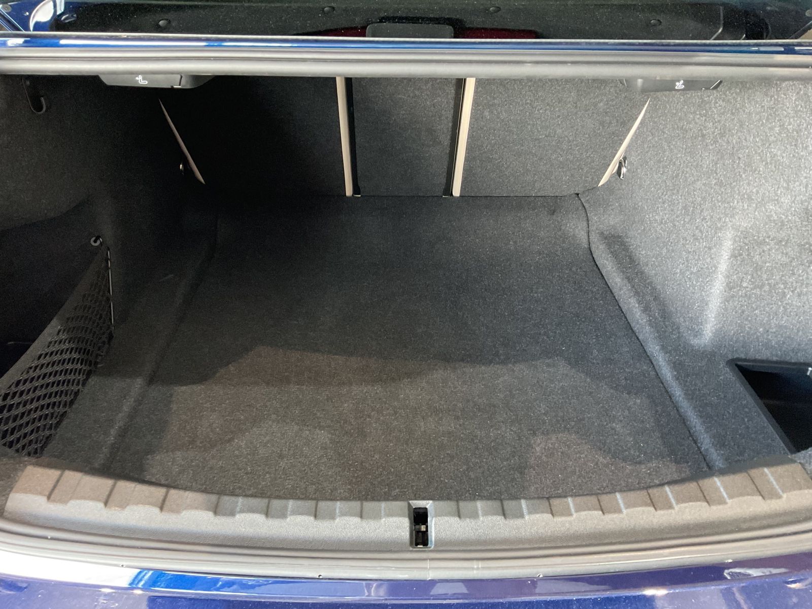 Fahrzeugabbildung BMW 320i xDrive 19" LMR | Sportsitze | Standheizung