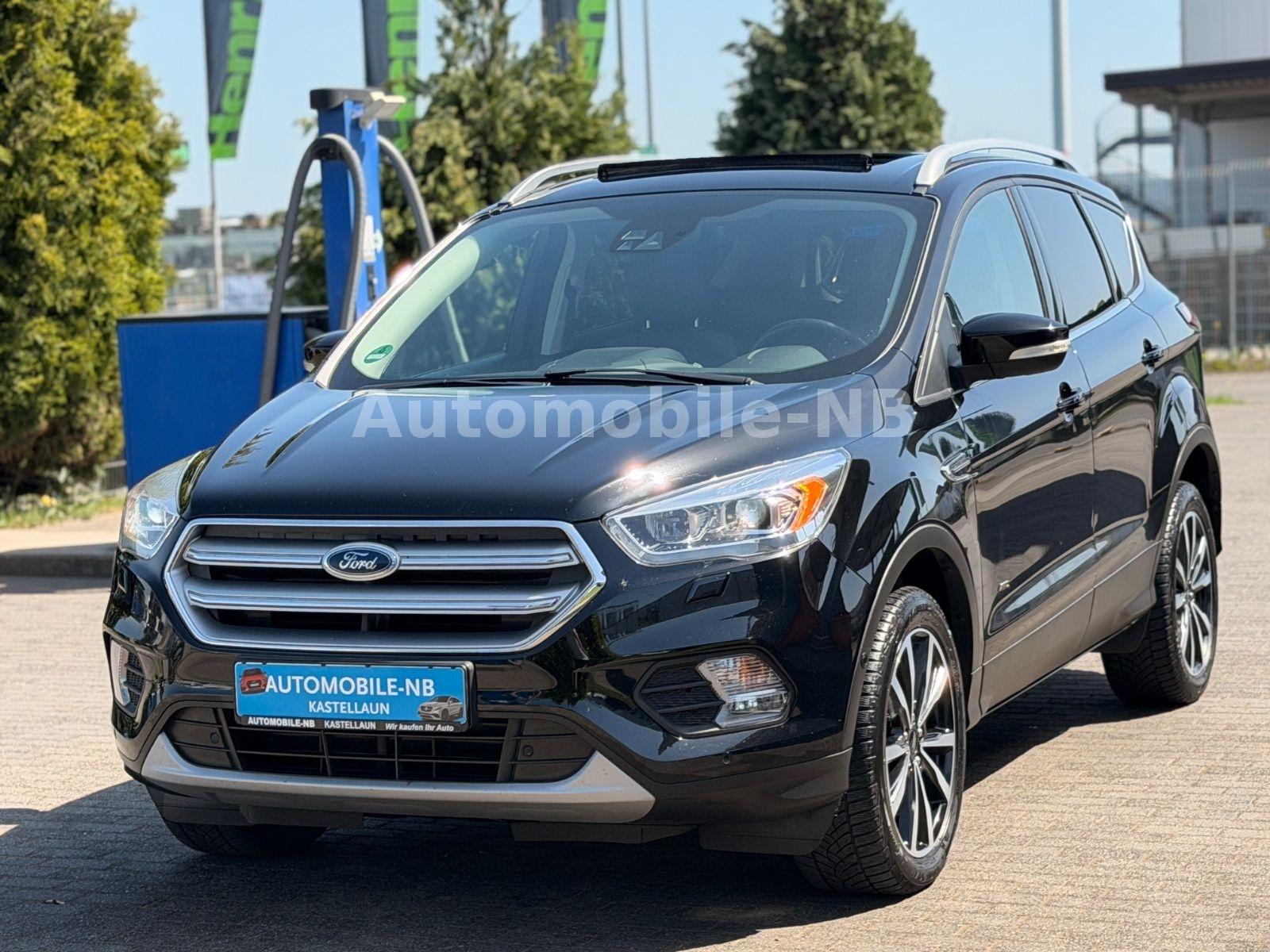 Ford Kuga Titanium 4x4 Navi Leder Xenon Pano Garantie