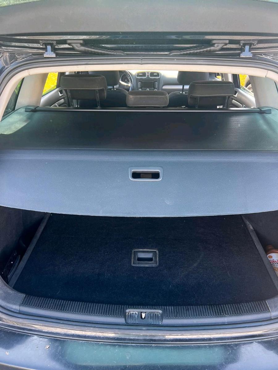 Volkswagen Golf 2013 — interior