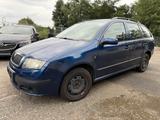 Skoda Fabia Combi 1.4 16V Standheizung Klima PD 2.Hand - Skoda Fabia mit Benzin-Antrieb: Blau, Kombi, 1.4