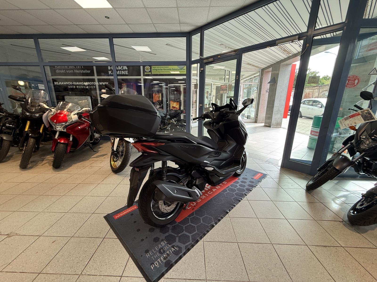 Honda Forza 125 inkl. Top Case