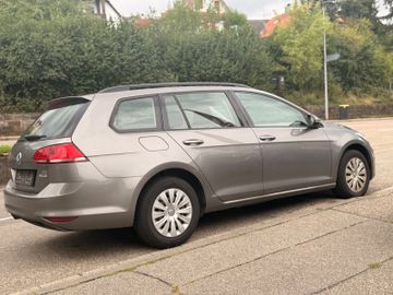 Volkswagen Golf - 9