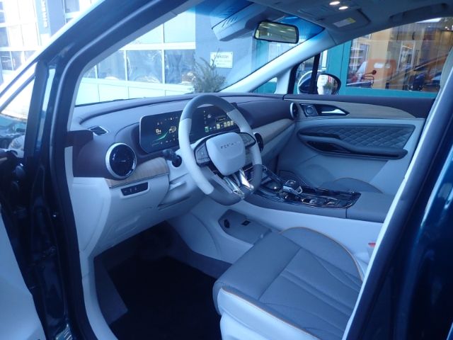 Fahrzeugabbildung DFSK Forthing 4 U-Tour Noble 1,5T 7Sitzer Shz Pano LE