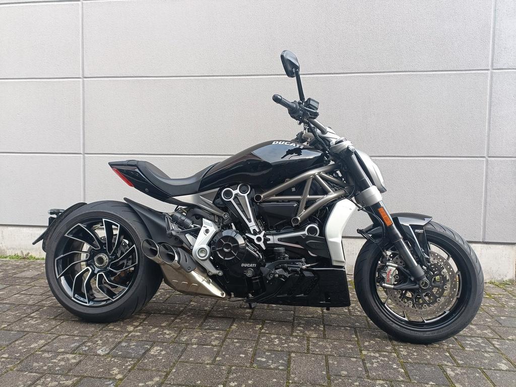 Ducati XDIAVEL S **TOP ZUSTAND**