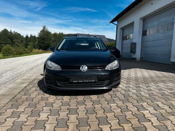Volkswagen Golf - 6
