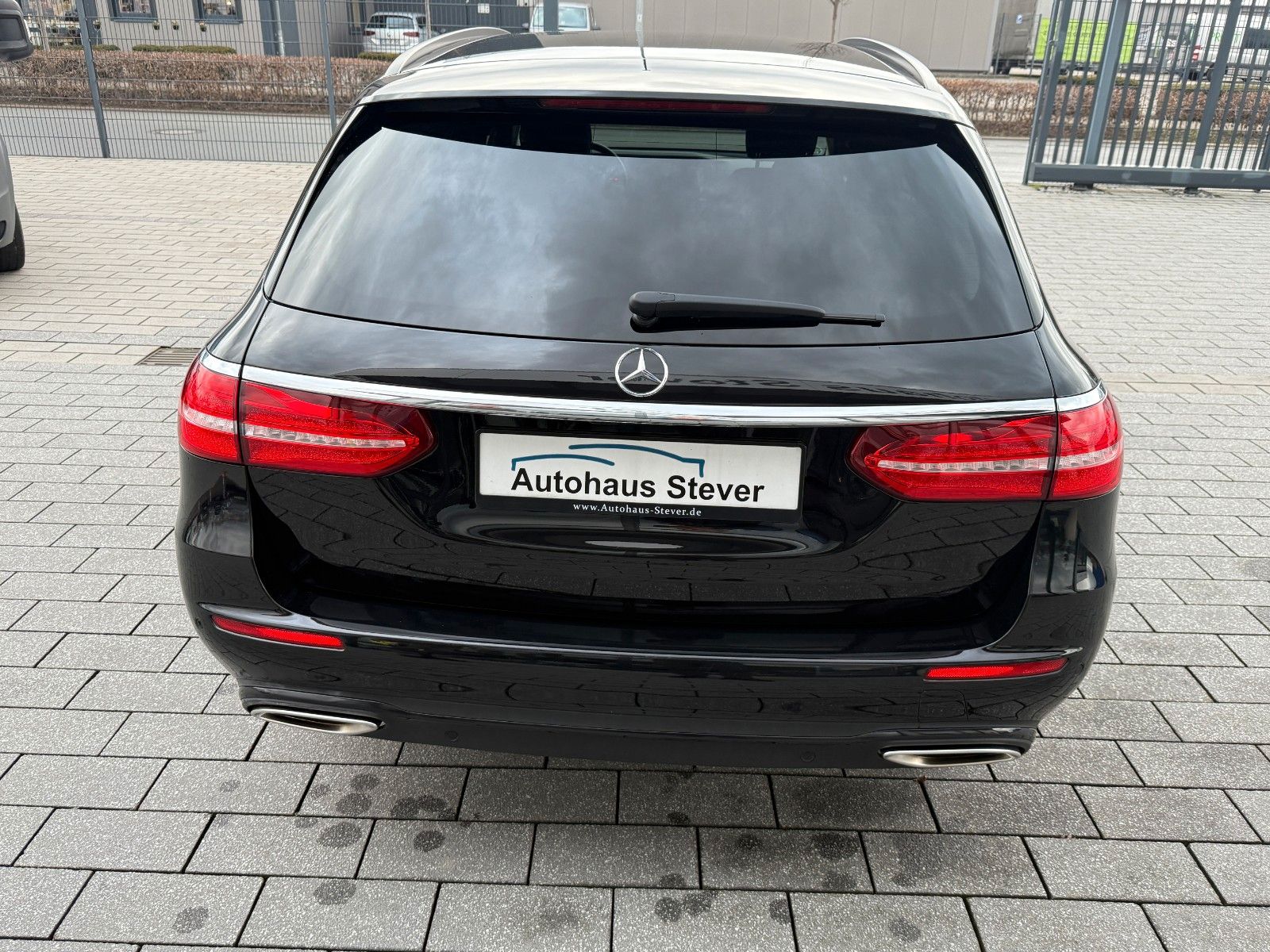 Fahrzeugabbildung Mercedes-Benz T-Modell E 200,Navi,Sitzh.