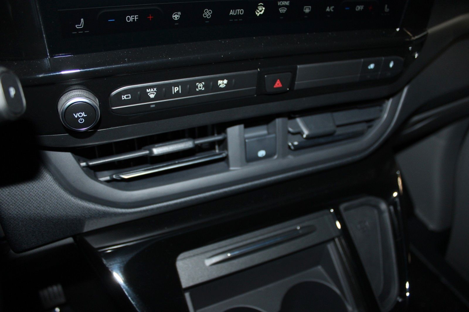 Fahrzeugabbildung Ford NUGGET L1 Titanium MARKISE + Aufstelldach SOFORT