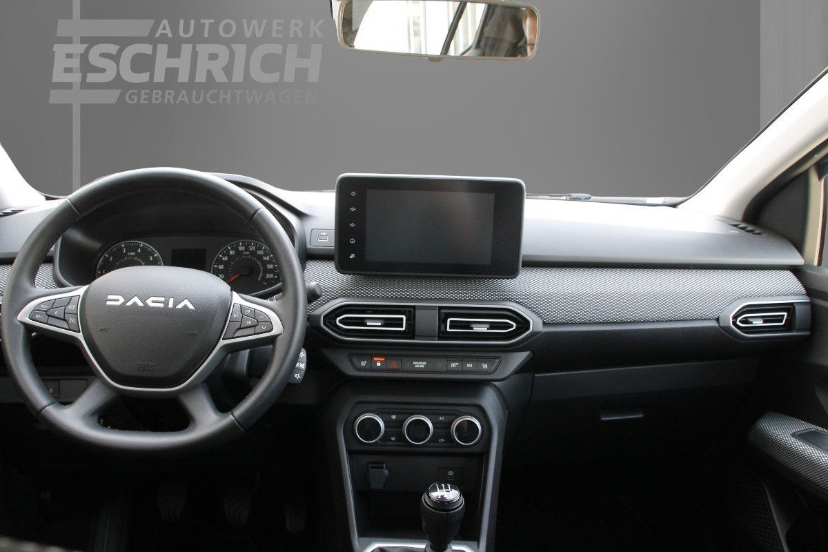 Fahrzeugabbildung Dacia Sandero Expression TCe 90