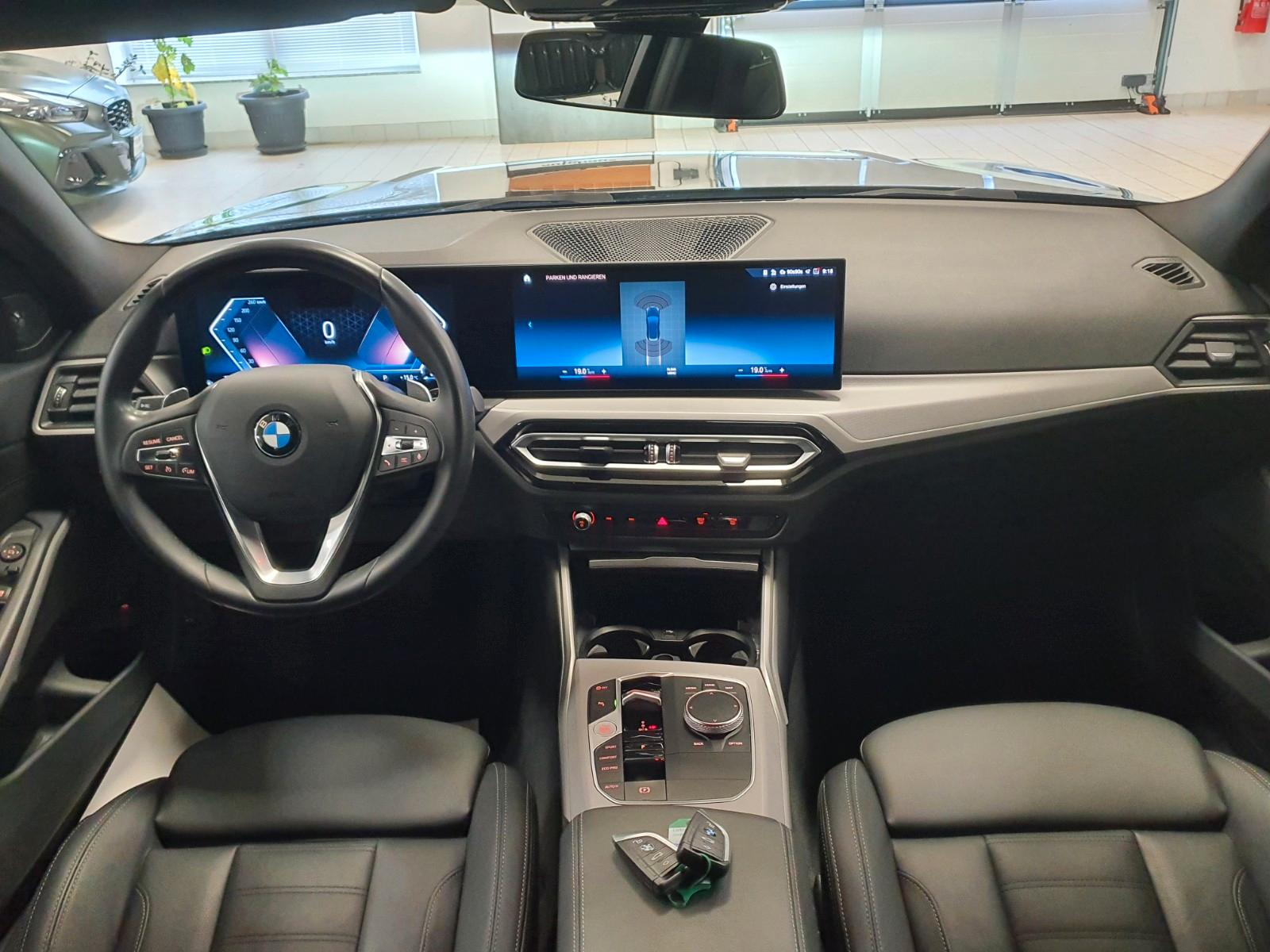 BMW 318d/Aut/WidscrDispl/LEDerSportStz/AHK/HarmKard