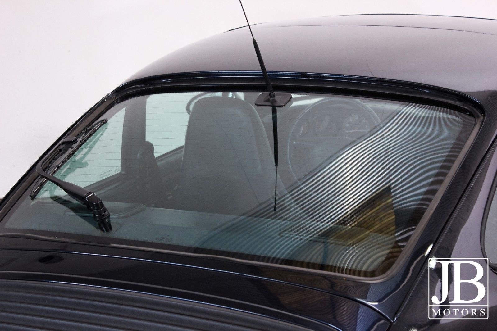 Fahrzeugabbildung Porsche 911 993 Carrera Coupé Schalter Deutsch