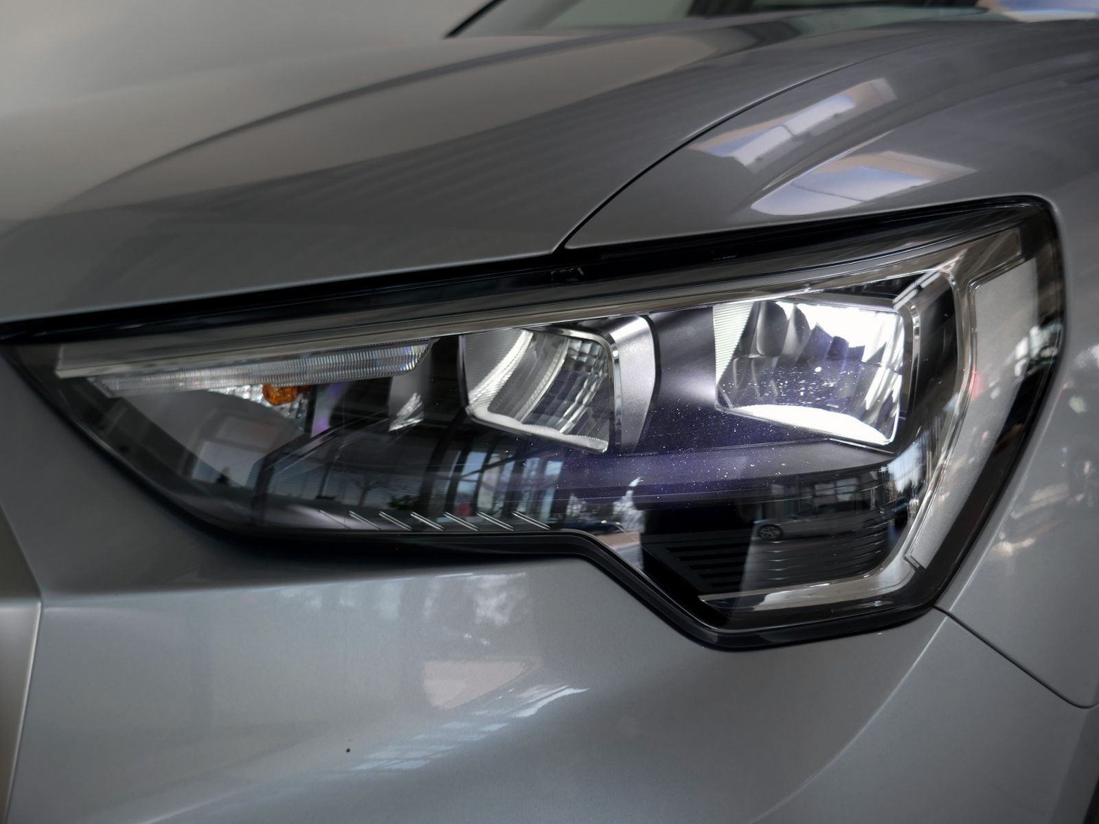 Fahrzeugabbildung Audi Q3 35 Advanced 2.0 TDI S-tronic | LED AHK RFK