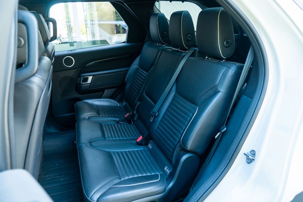 Land Rover Discovery 5 HSE SD4/ 7 SITZER/ 360°/ LED/ PRO Land Rover Discovery 5 HSE SD4/ 7 SITZER/ 360°/ LED/ PRO