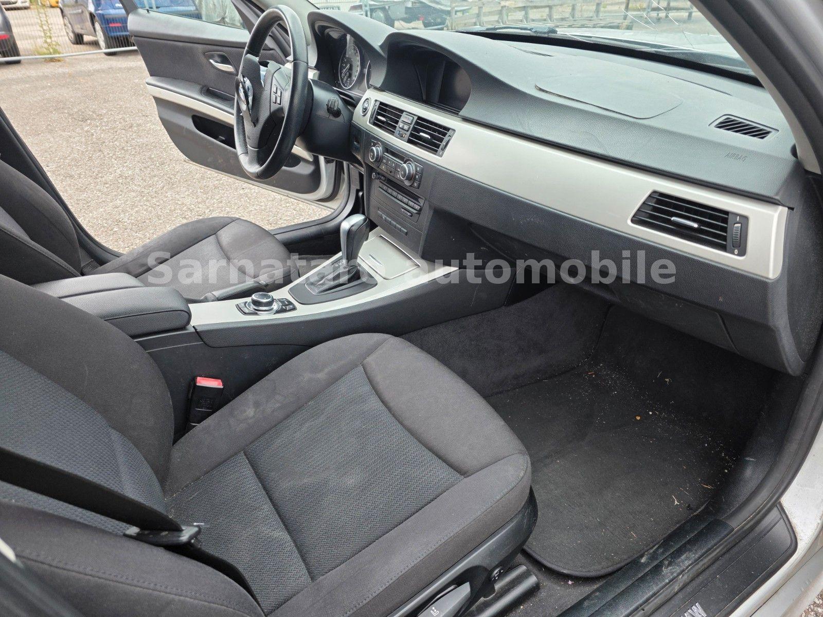 BMW 318 2012 — photo 21