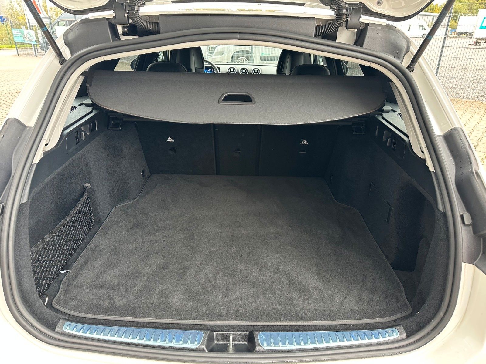 Fahrzeugabbildung Mercedes-Benz C 220 T d Avantgarde Navi AHK