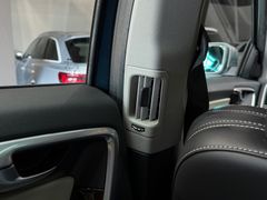 VOLVO XC60 Summum AWD*PANO*LEDER*CAM*LED*NAVI*ACC*MEMO