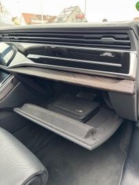 Audi Q8 - 12