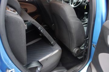 Opel Crossland (X) - 12