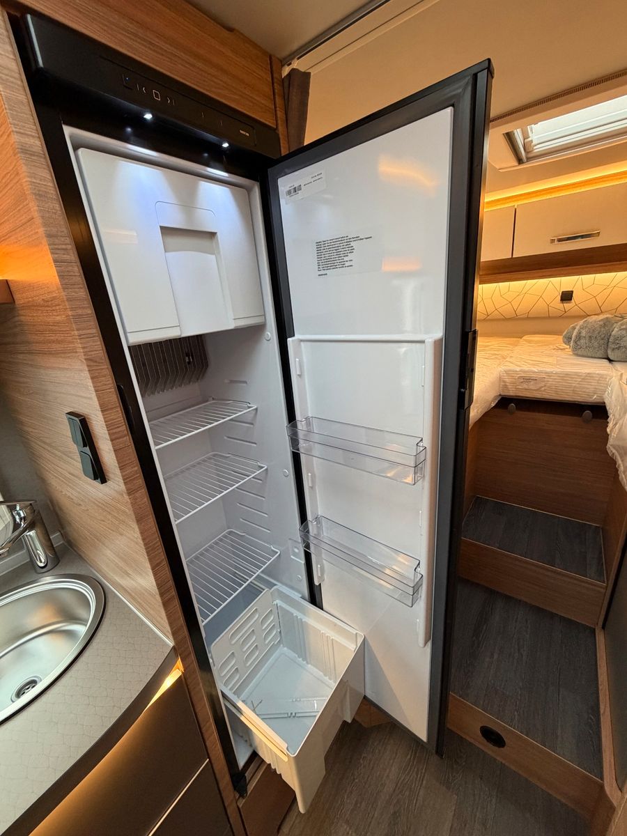 Fahrzeugabbildung Weinsberg CaraCompact 640 MEG Mercedes Sprinter