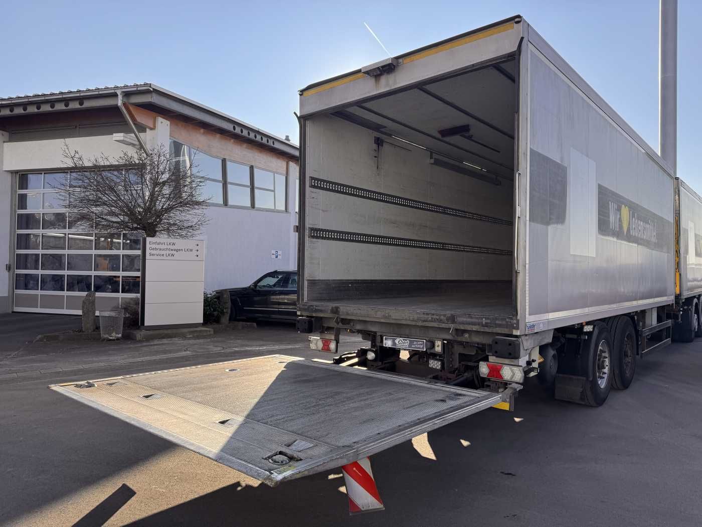 Fahrzeugabbildung Ackermann Z-VA-F 19/7,5 Carrier Supra 950U LBW Bär 2.000kg