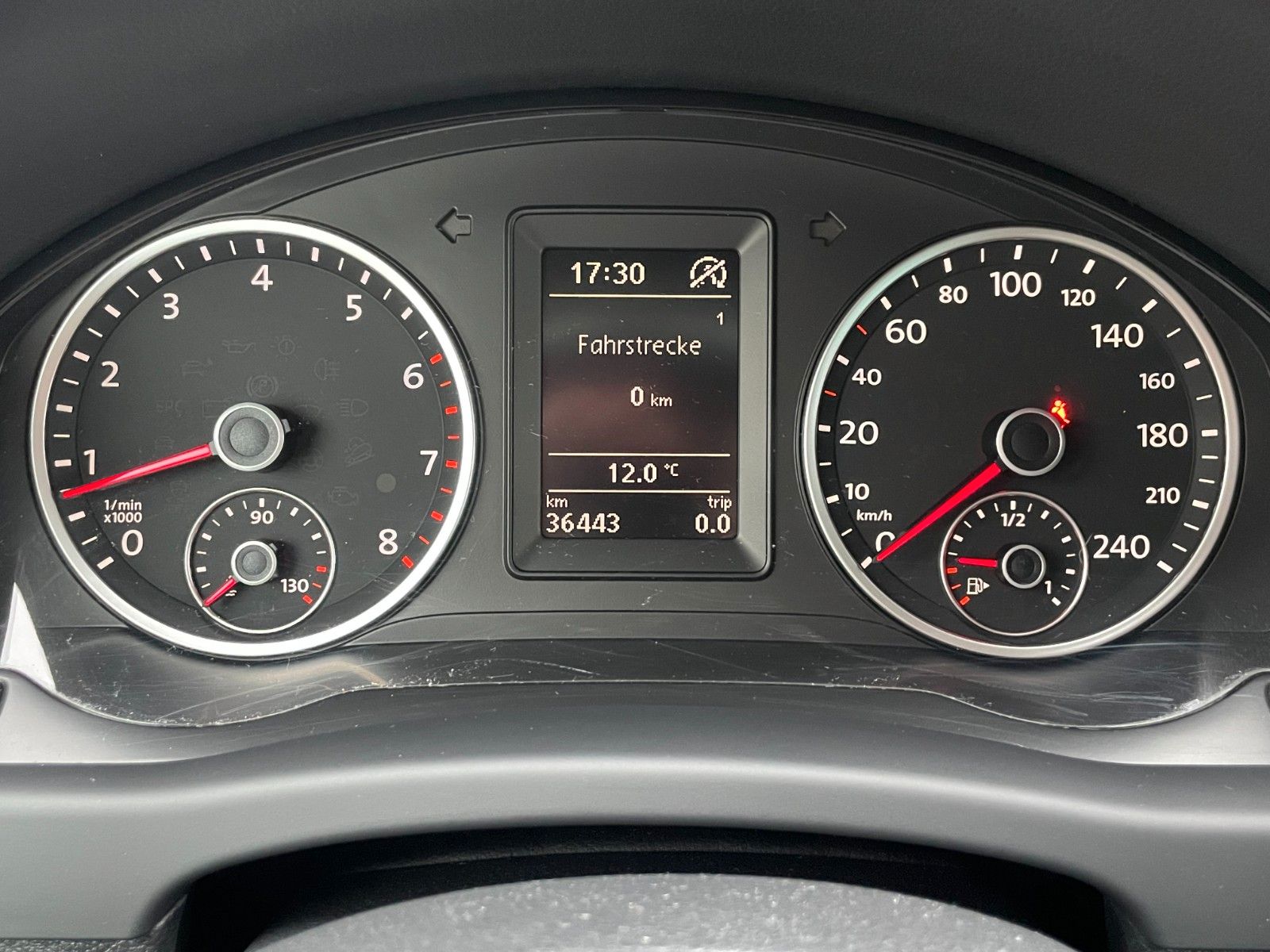 Fahrzeugabbildung Volkswagen Tiguan 1.4 TSI Team 1.HAND *36.443KM* AHK SPORTS