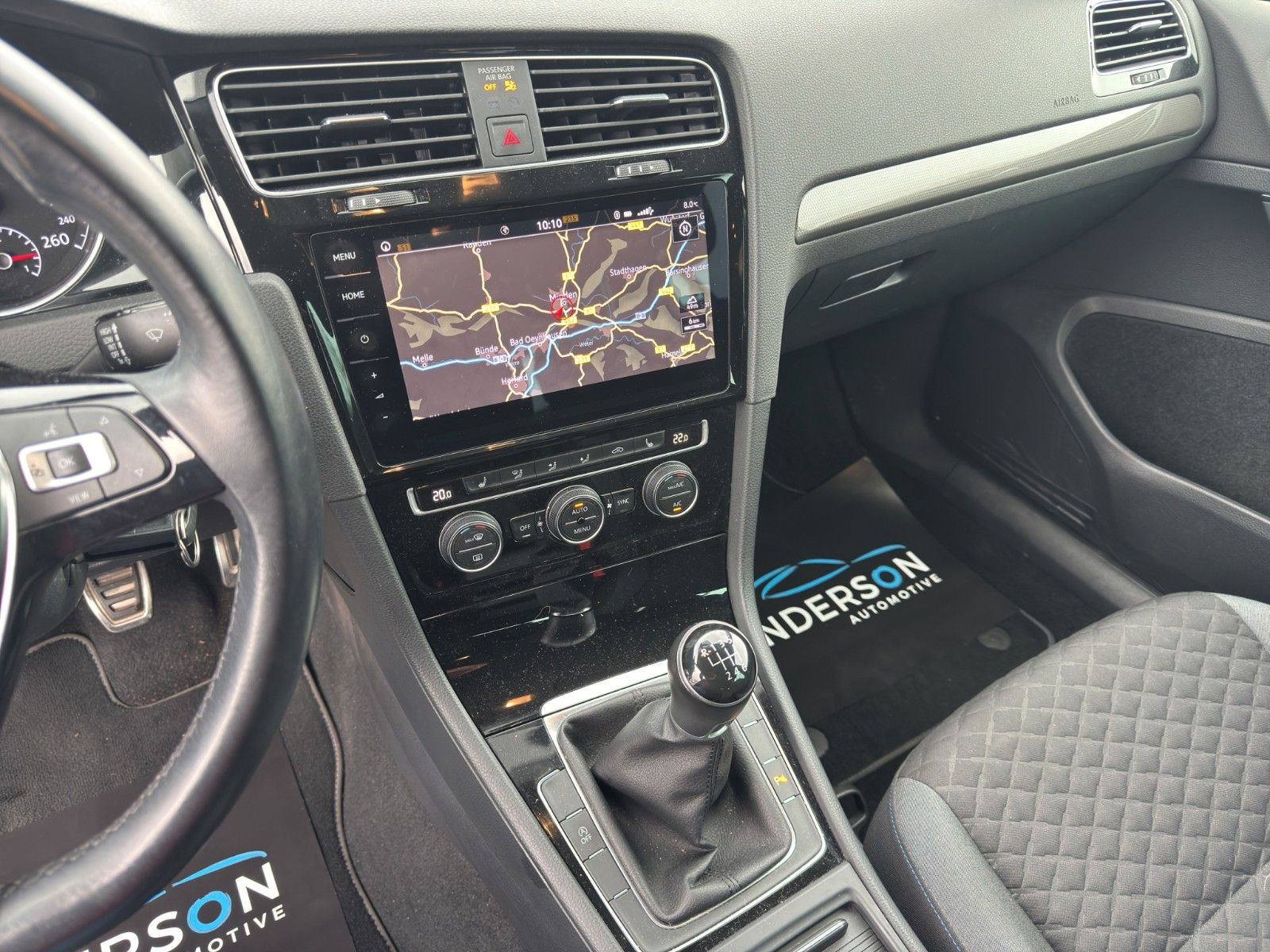 Fahrzeugabbildung Volkswagen GOLF VII 1.0TSI JOIN NAVI APP KAM SHZ MFL DAB