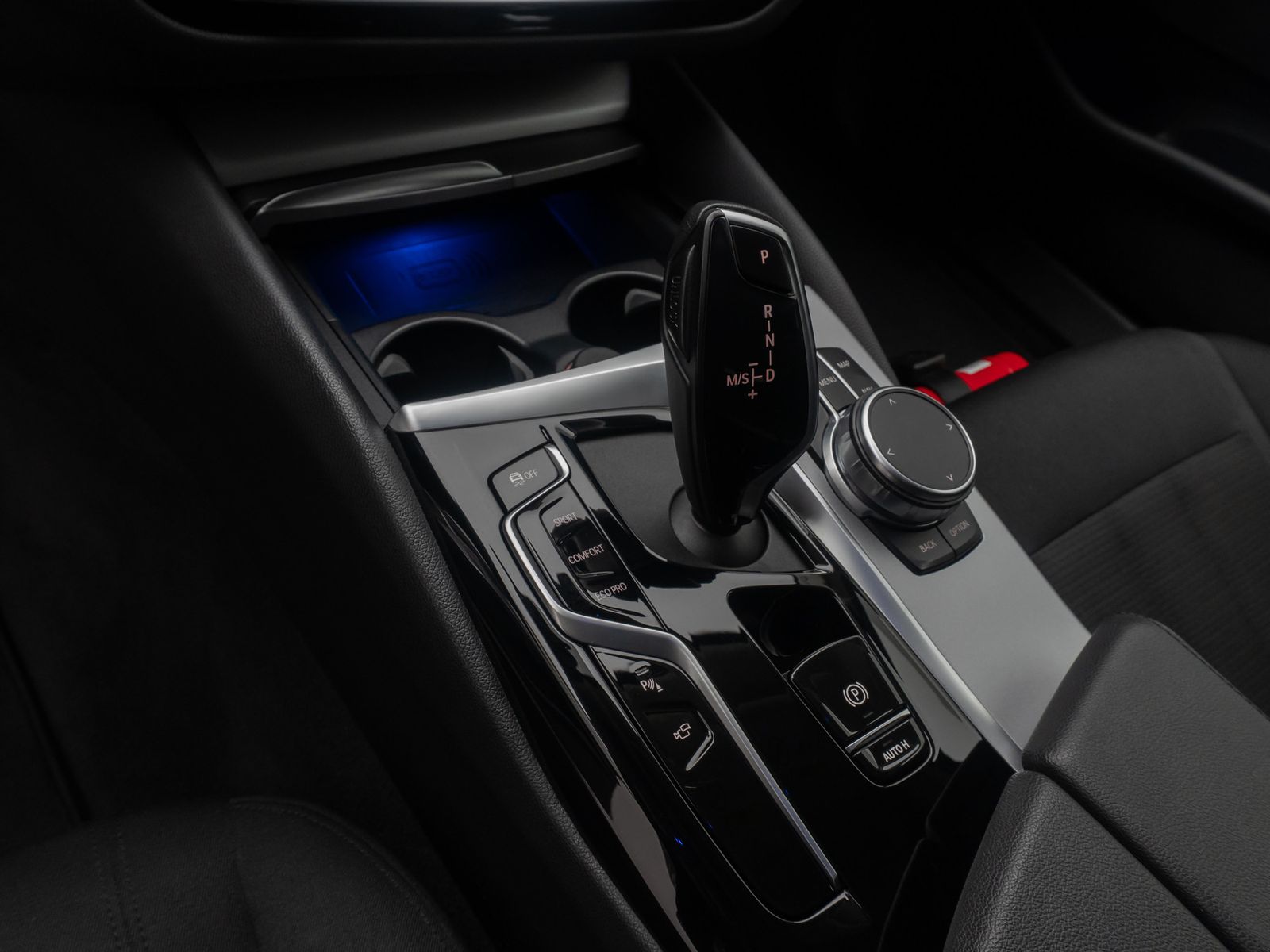 Fahrzeugabbildung BMW 530d xD ACC 360°Memory DAB DisplKey AHK Standhz