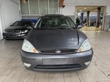 Ford Focus 1.6 Ghia Autom. NEUER TÜV BIS 2027 - Ford Focus aus 2004: 1.6
