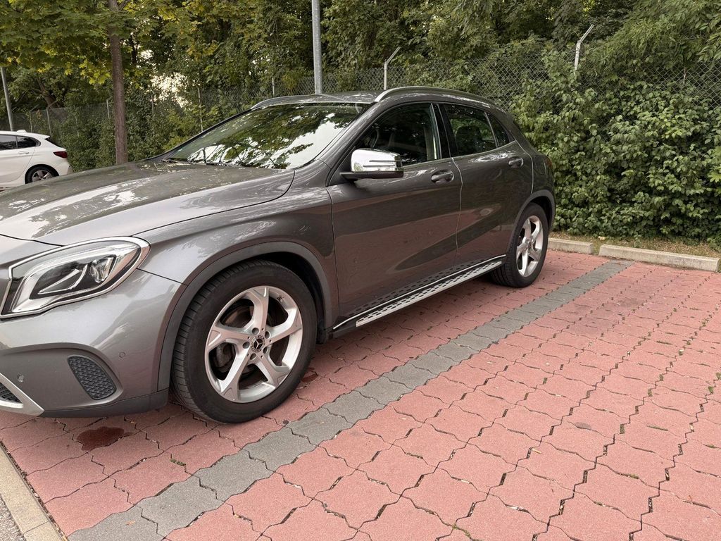 Image of Mercedes-Benz GLA 200