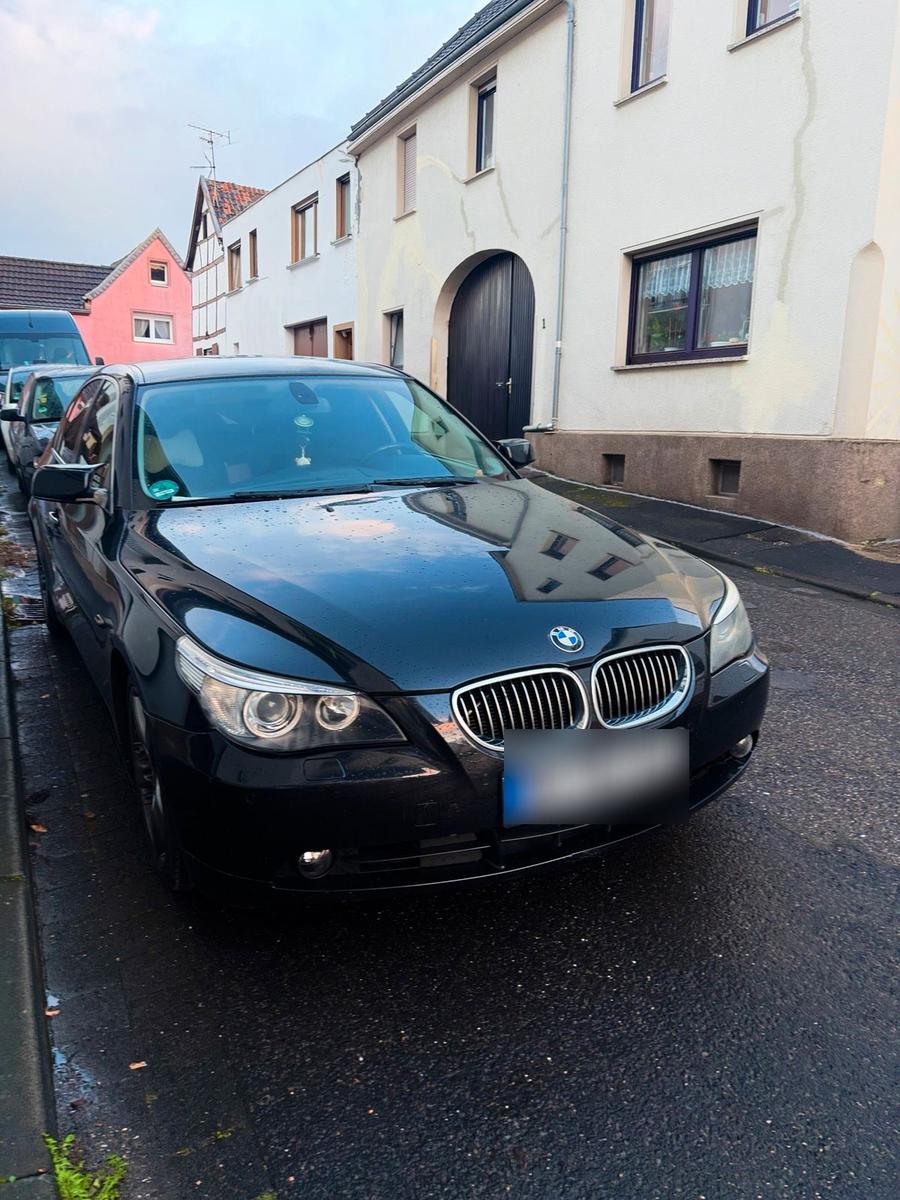 BMW 523