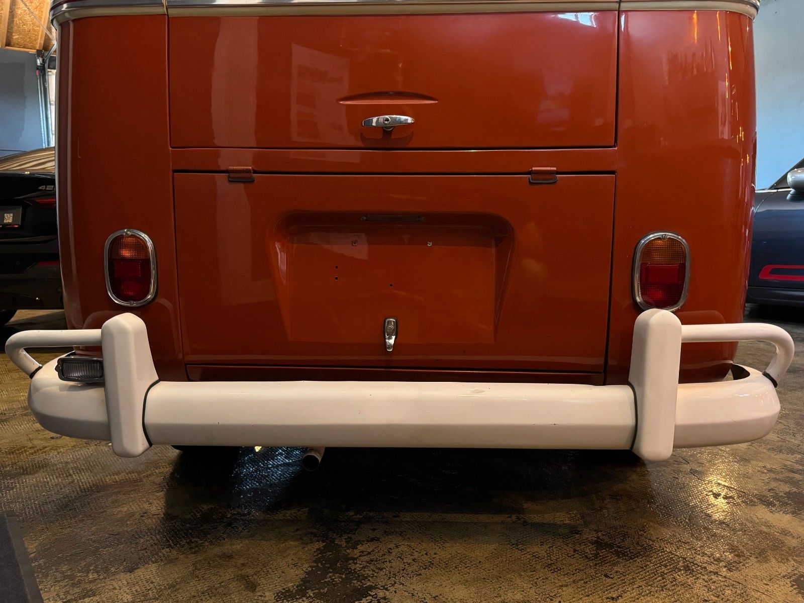 Fahrzeugabbildung Volkswagen T1 Samba 9-Sitzer Faltdach mit Panoramafenstern