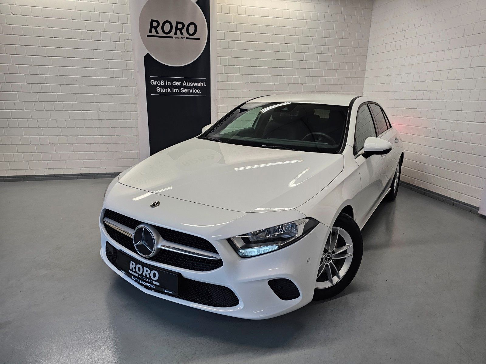 MERCEDES-BENZ A 200d + VC/Automatik/8.Reifen/MBUX/STD/LS/LED