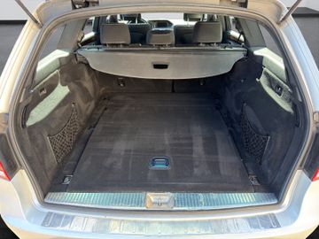 Mercedes E 220 - 12