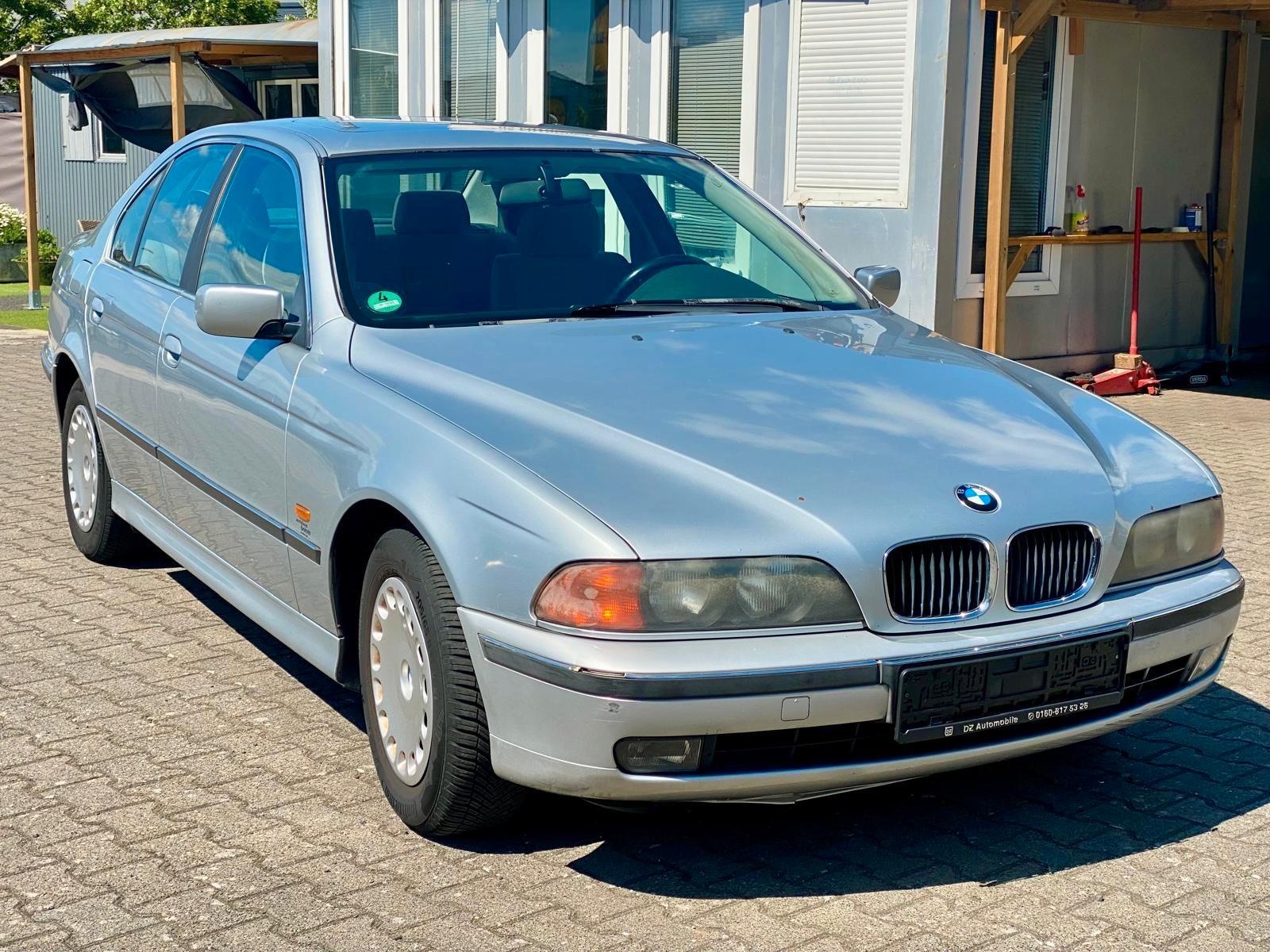 BMW 523i