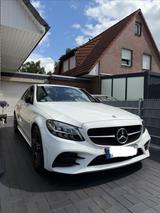Mercedes-Benz C 220 d Autom. - AMG line NIGHT PAKET - Mercedes-Benz C 220 mit Diesel-Antrieb: Weiß, Ambiente-Beleuchtung, Limousine