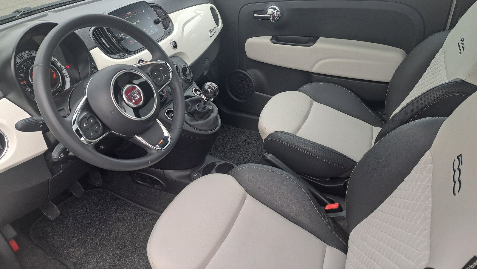 Fahrzeugabbildung Fiat 500 Dolcevita Hybrid
