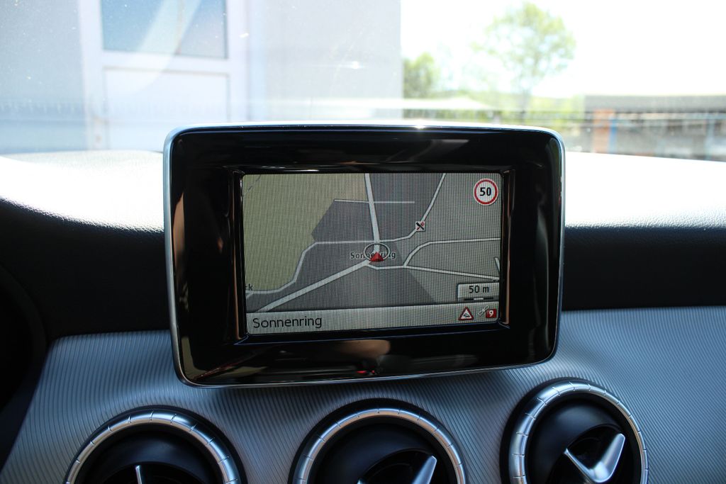 MERCEDES-BENZ Cla 220 – Bild 13 von 18
