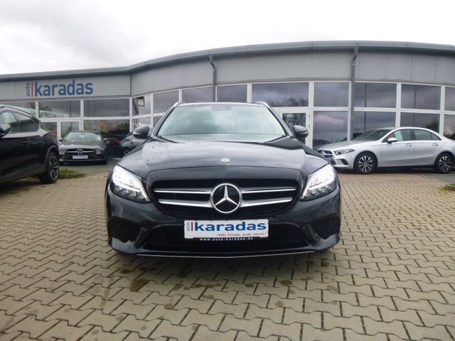 Fahrzeugabbildung Mercedes-Benz C 220d T >AUT/PANO/STANDHEIZ/LED-LICHT...