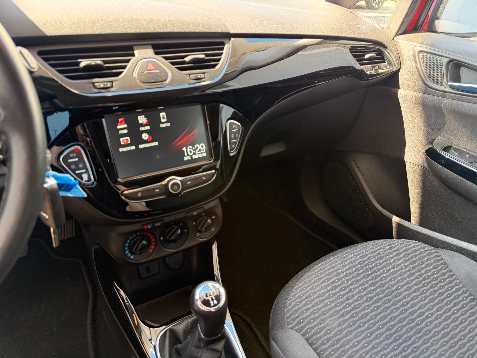 Fahrzeugabbildung Opel Corsa E Drive 90PS PDC/SHZ/LMR!