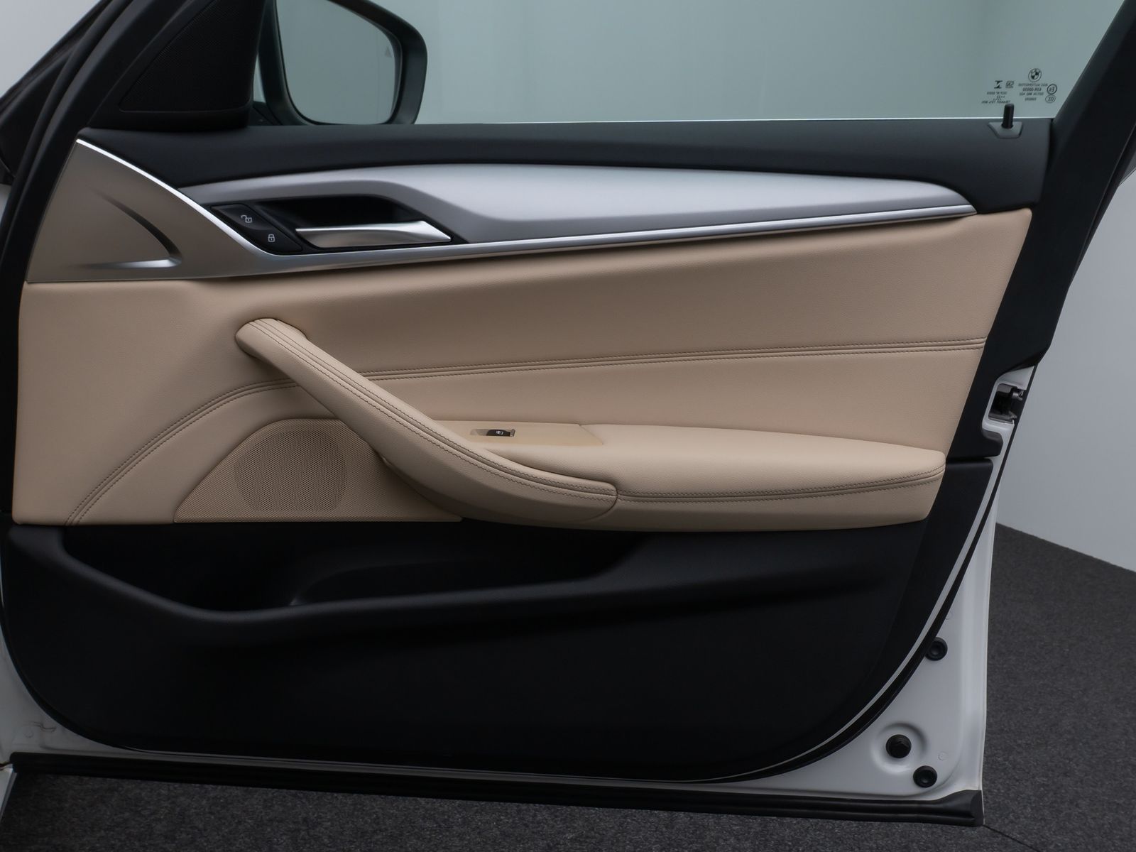 Fahrzeugabbildung BMW 530e Panorama Kamera DAB HiFi 4xKlima Leder 18Zl