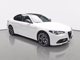 Alfa Romeo GIULIA 2.0 TURBO 16V Q4 VELOCE PANORAMA TECHNOLO - Alfa Romeo Giulia veloce mit Benzin-Antrieb