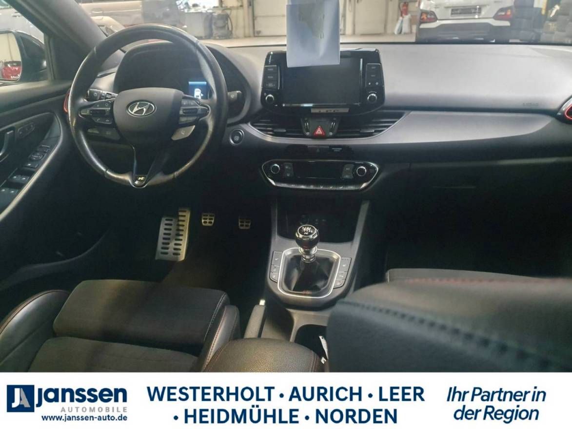 Fahrzeugabbildung Hyundai i30 Fastback N Performance Navigationspaket, PDC