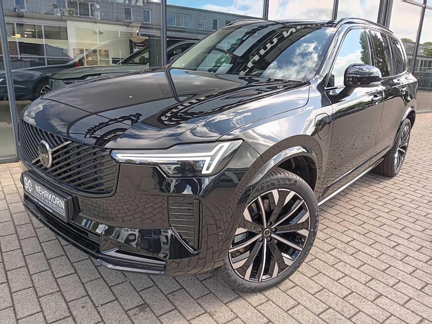 Fahrzeugabbildung Volvo XC90 T8 AWD Plug-in Hybrid Plus Dark