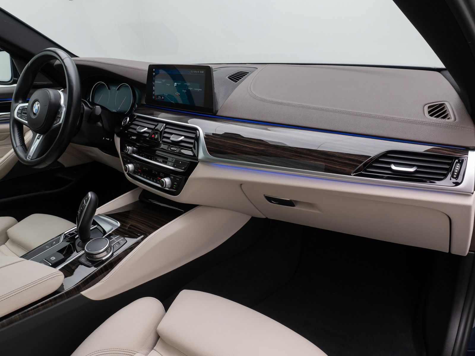 Fahrzeugabbildung BMW 530d xD M Sport 360°Komfort ACC HUD DisplKey H/K
