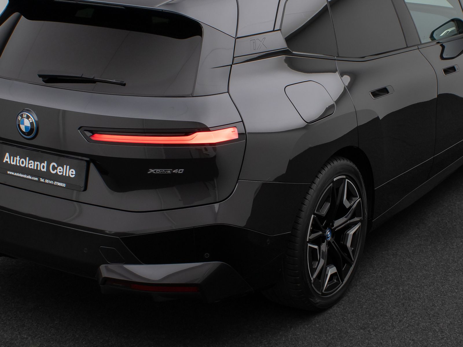 Fahrzeugabbildung BMW iX xD40 Panorama 360°DAB H/K Laser ACC AHK Sport