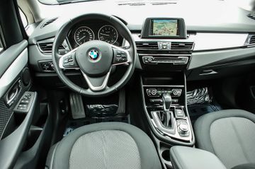 Fahrzeugabbildung BMW 218 Active Tourer Advantage ANHZV LED PARKASSIST