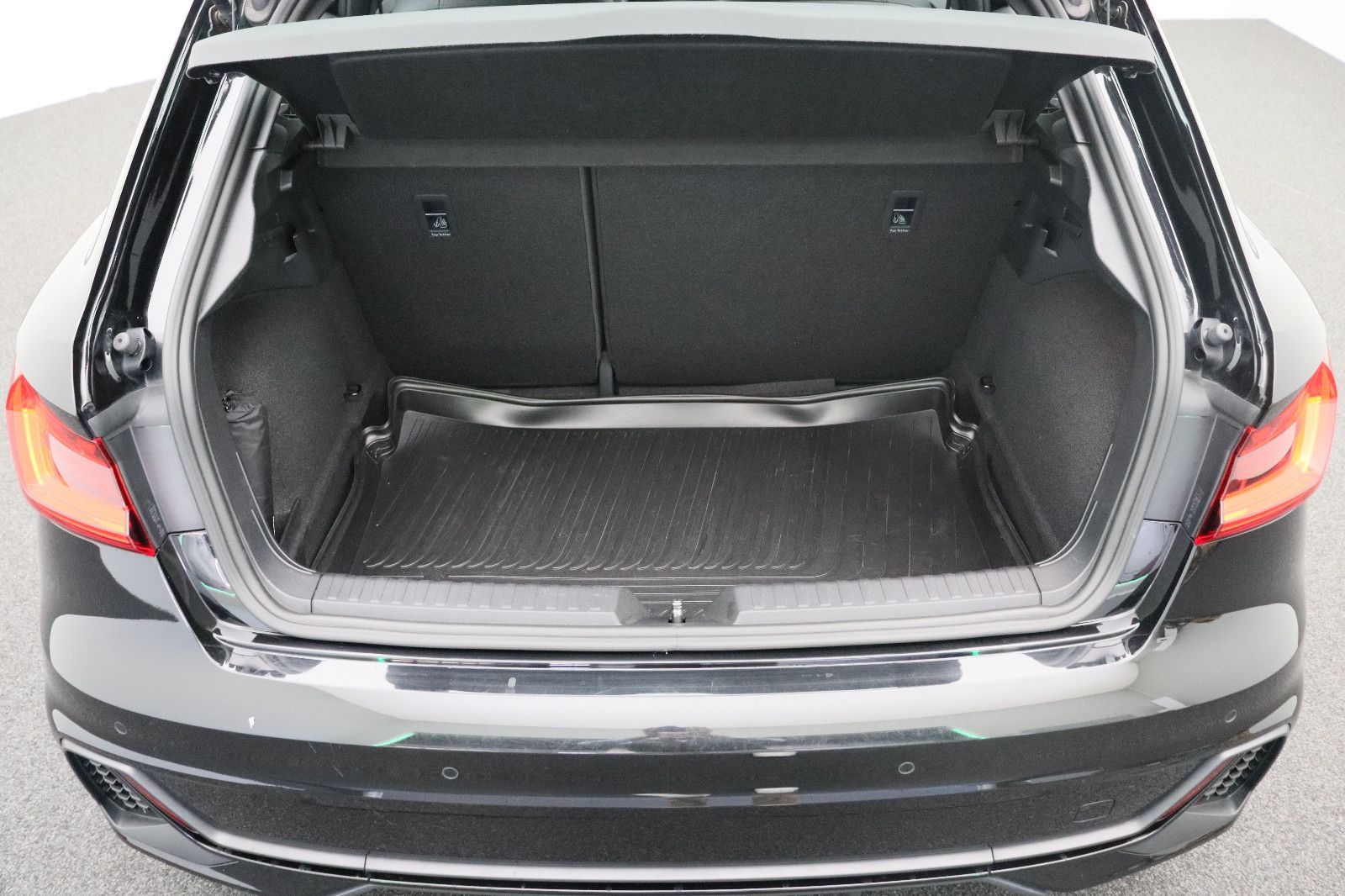 Fahrzeugabbildung Audi A1 Sportback 30 TFSI S line 18"Optik schwarz LED