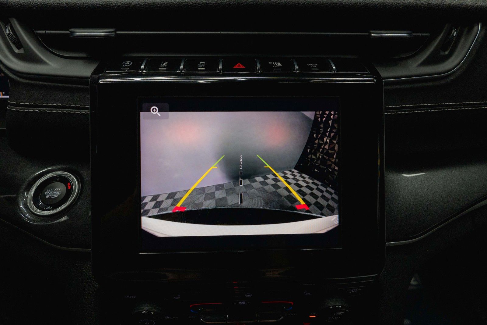 Fahrzeugabbildung Jeep Grand Cherokee 3.6 4x4 L Altitude Mod. 2022 19%