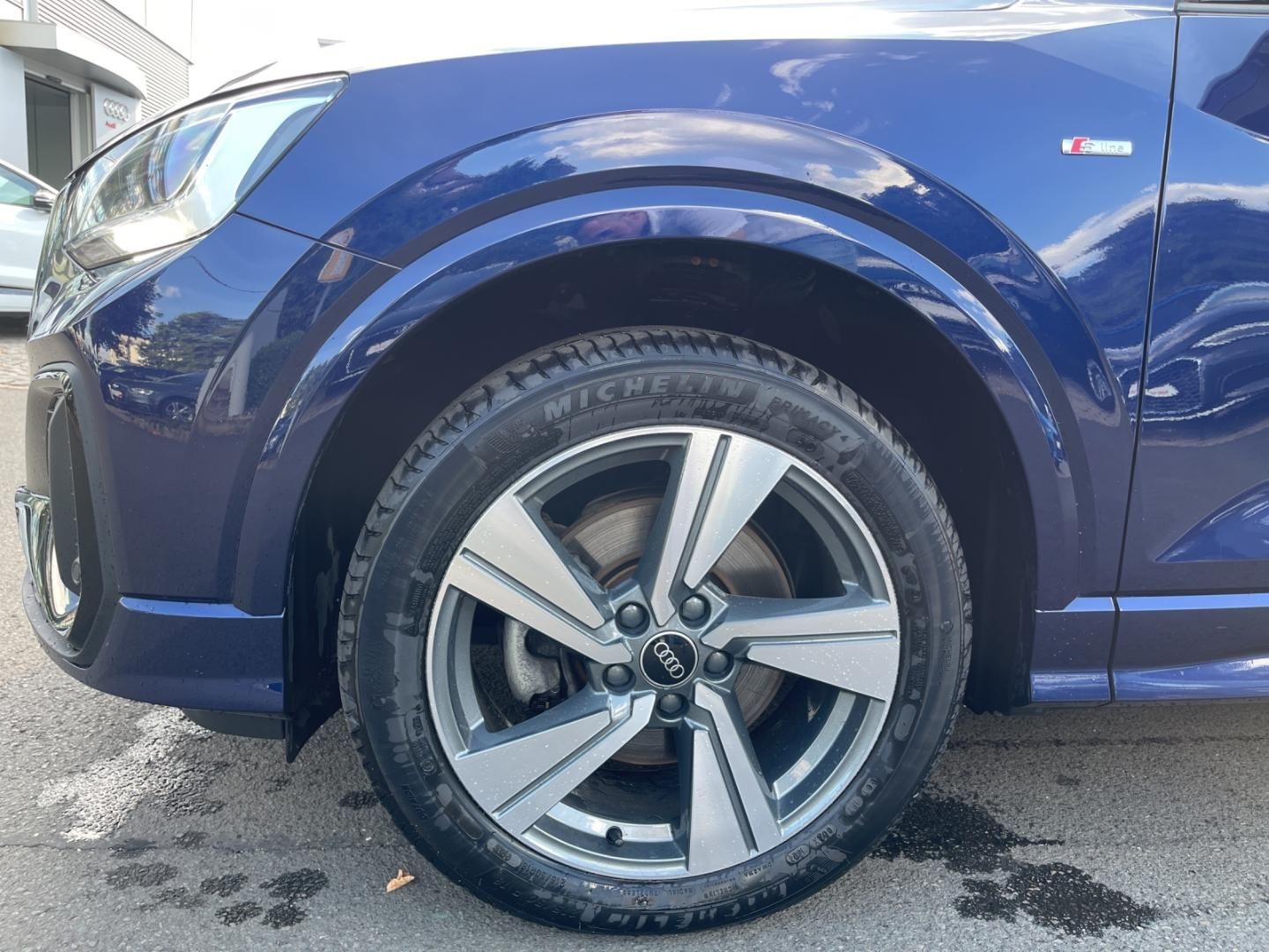 Fahrzeugabbildung Audi Q2 S line 40 TFSI quattro Fahren Parken Leder